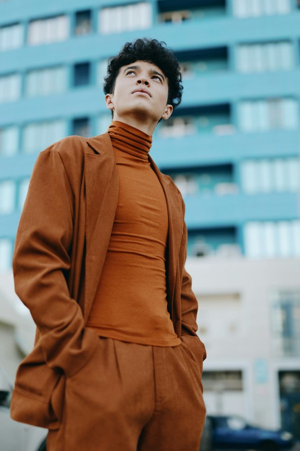 Découvrez l'élégance des ensembles en lin pour homme